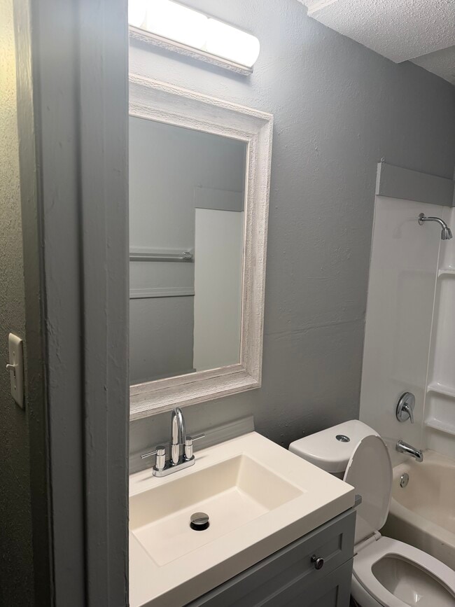 Building Photo - Pine Street Terrace