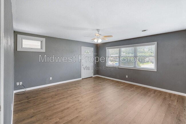 Building Photo - 1595 Flicker Dr