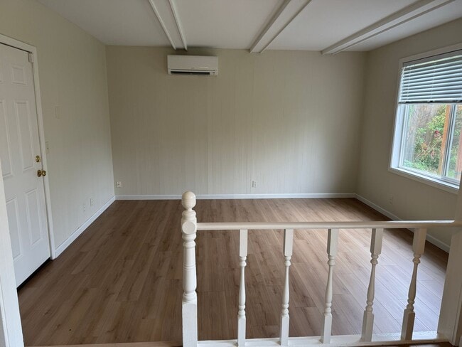 Building Photo - Discover this well-maintained 3-bedroom, 2-bath home in Eugene, OR.