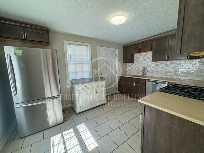 Building Photo - 1559 Alta Vista Dr
