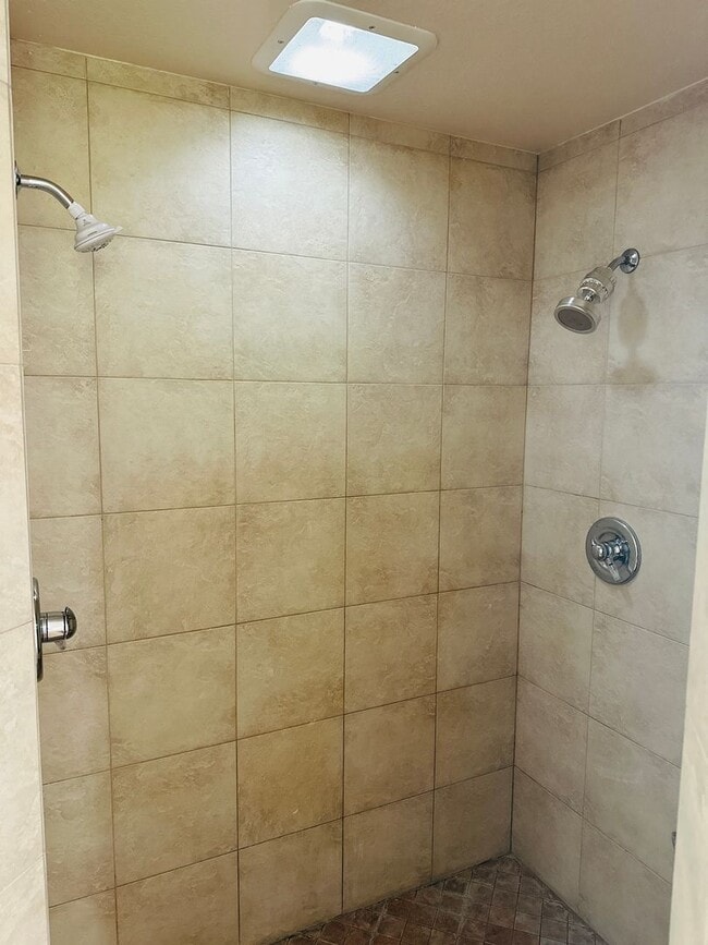 Building Photo - Vintage Remodel