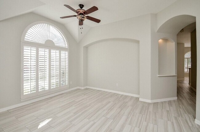 Building Photo - 20211 Canyon Ridge Ct