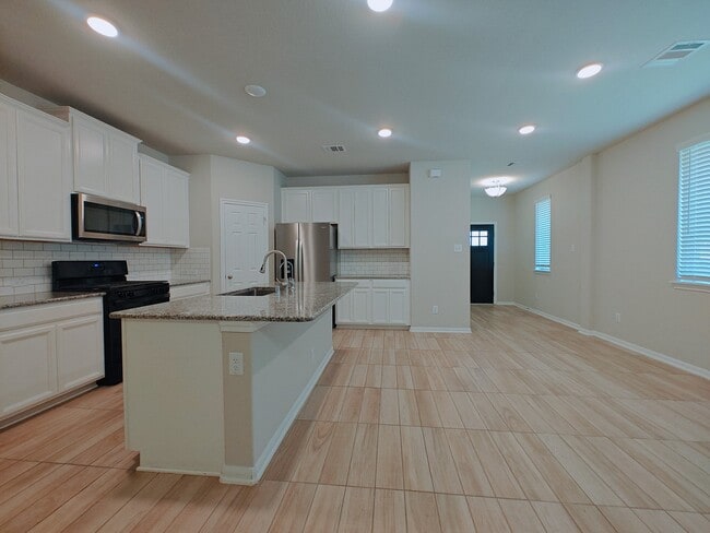 Building Photo - 26046 Quiet Field Ct