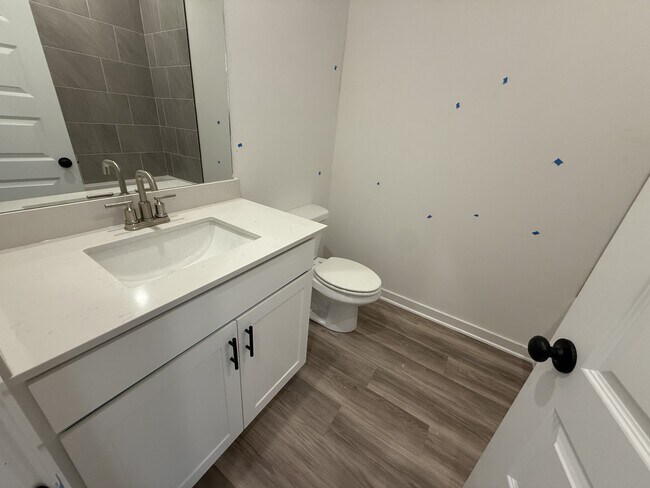 Building Photo - 416 Gosling Is