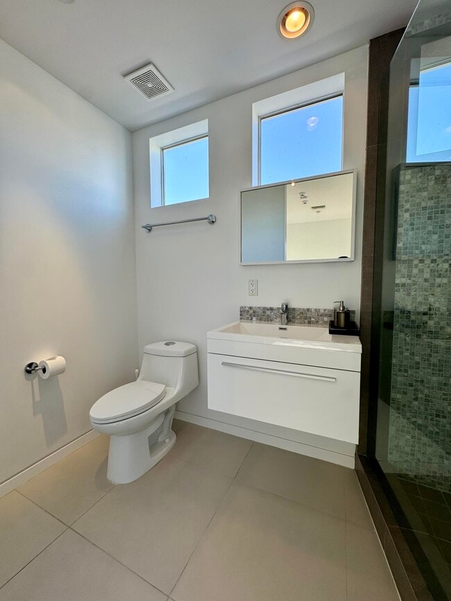 Building Photo - 2065 Tangerine Ct