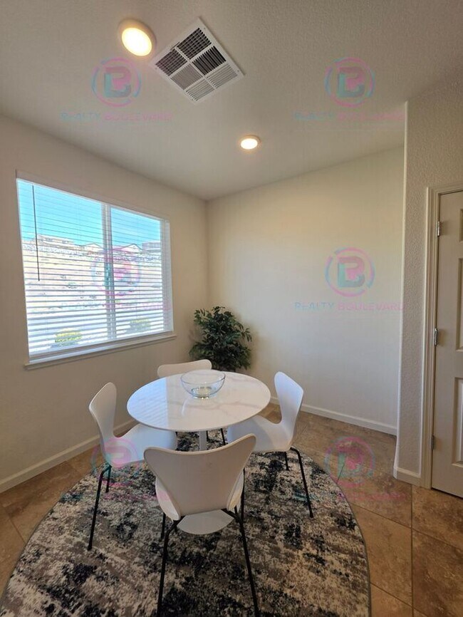 Building Photo - Fully Furnished 3-Bedroom Townhome Resort-Style Community Living