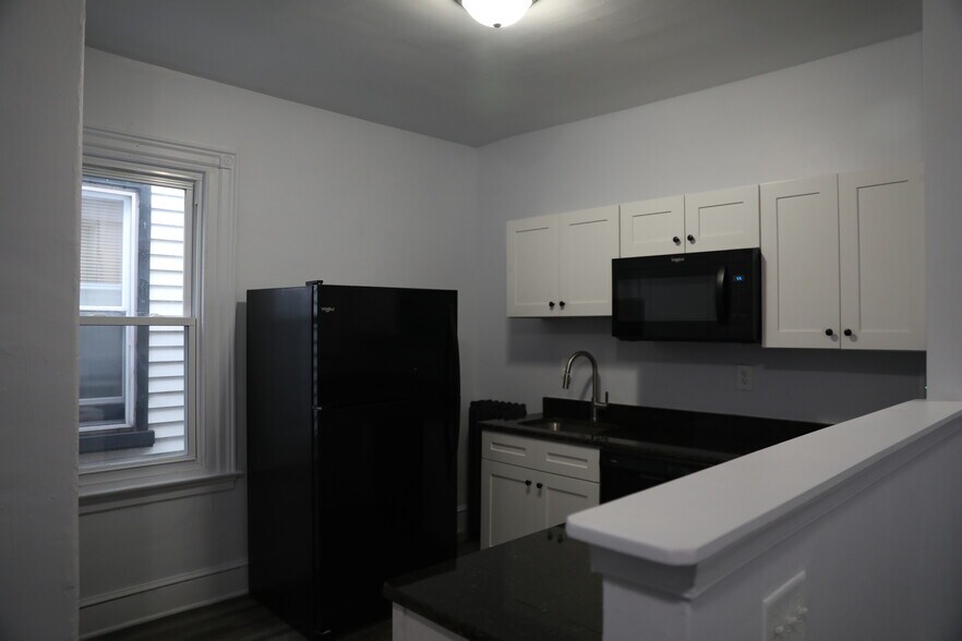 Building Photo - 4826 N Camac St