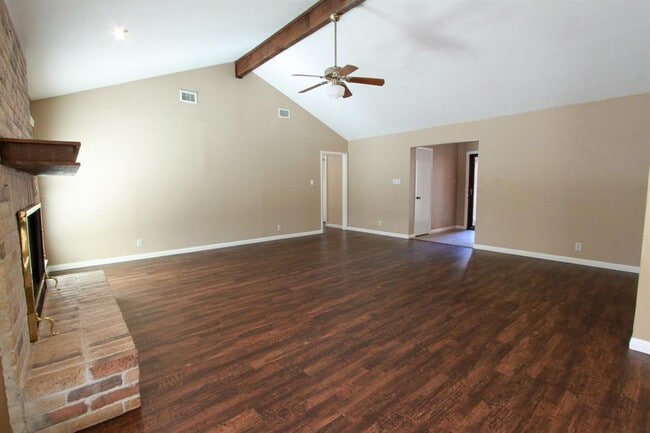 Building Photo - 10705 Doering Ln