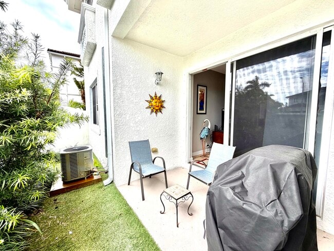 Building Photo - 112 Bayfront Dr