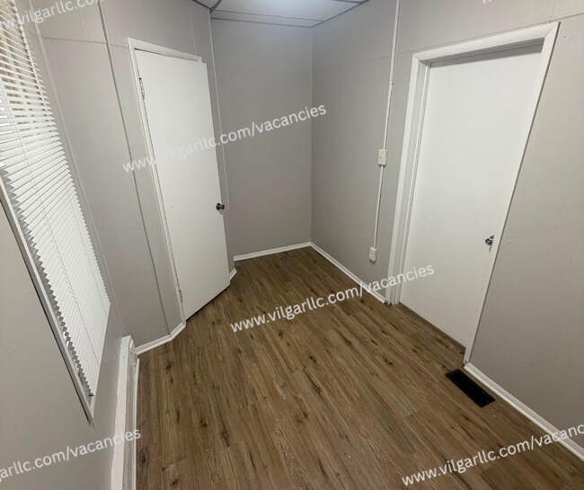 Building Photo - 4856 Magoun Ave