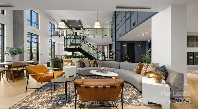 Building Photo - 704 W Tremont Ave