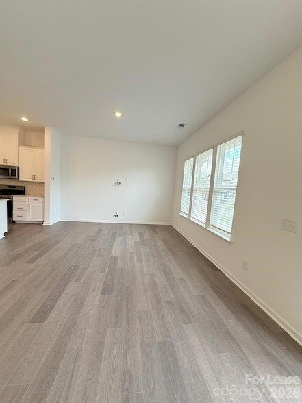Building Photo - 206 Silver Fleet Dr