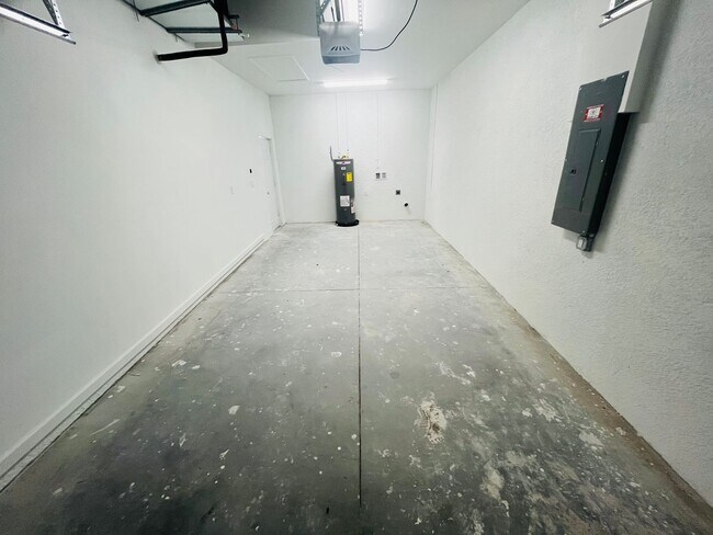 Building Photo - BRAND NEW 3/2/1 SINGLE FAMILY HOME--SW LEHIGH ACRES