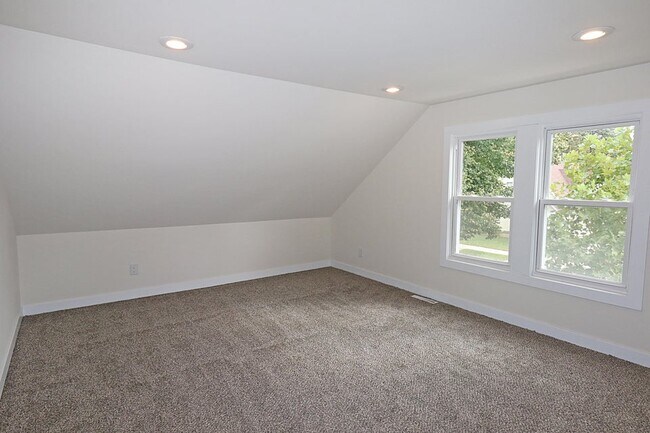 Building Photo - 1602 N 8th St