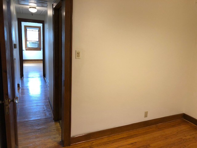 Building Photo - 512 W Wing St