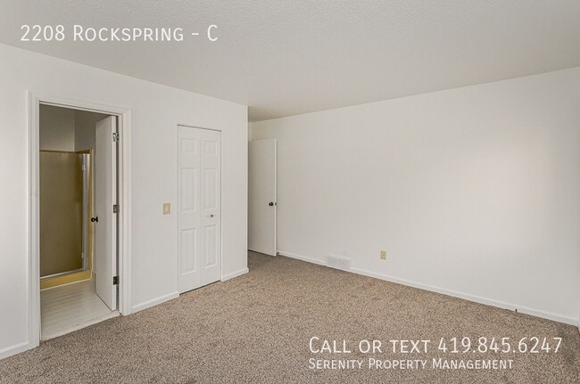 Building Photo - 2208 Rockspring-C