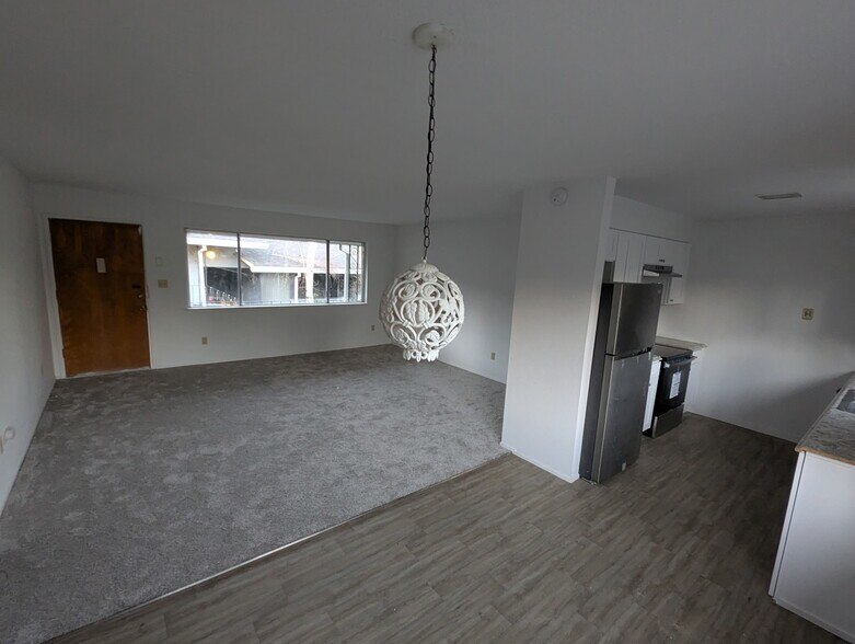 Building Photo - 310 S Auburn St