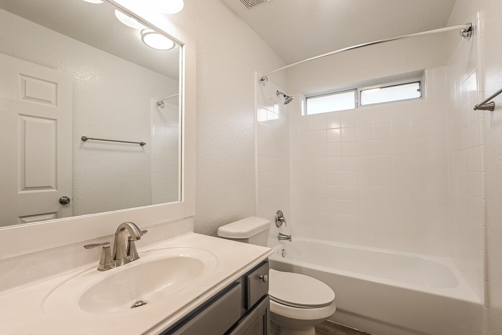 Building Photo - 622 Oak Briar Dr