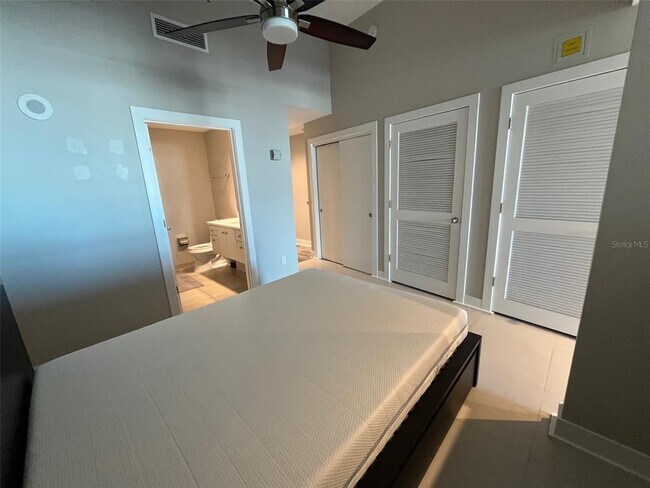 Building Photo - 1208 E Kennedy Blvd