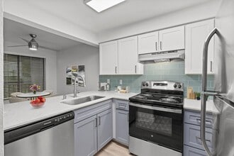 Building Photo - Cedardale