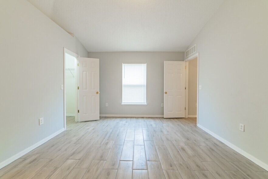 Building Photo - 5396 Berrien Ave