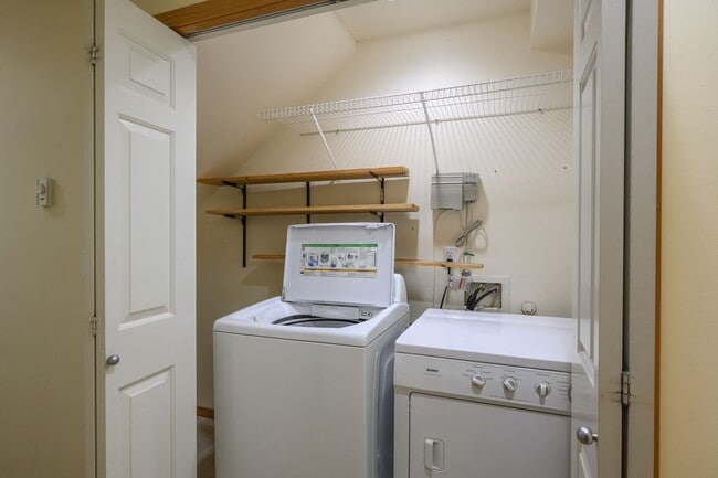 Building Photo - Lake City Living at Its Best Spacious 3BR Townhome with Garage & Easy I-5 Access