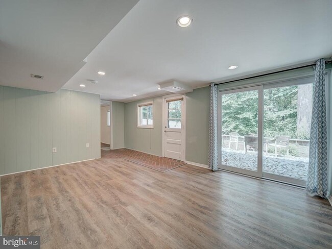 Building Photo - 8606 London Ct