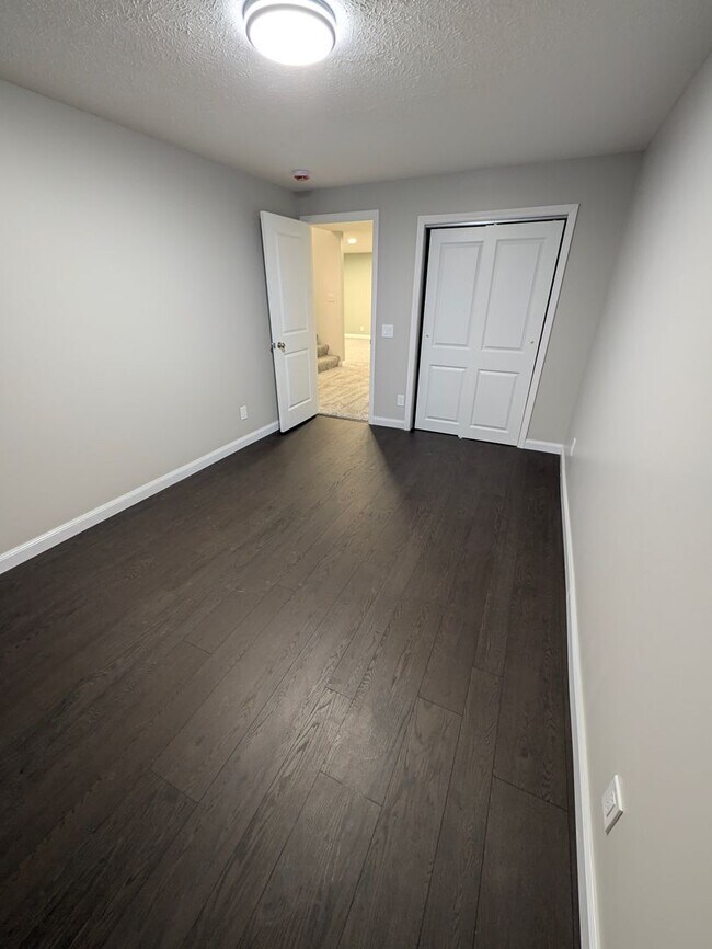 Building Photo - 908 S Mineral Dr
