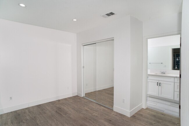 Building Photo - 5904 Tobias Ave