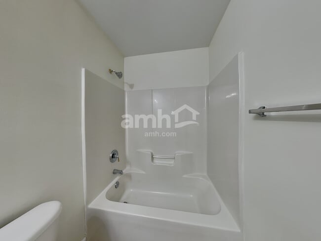 Building Photo - 341 Surrywood Dr