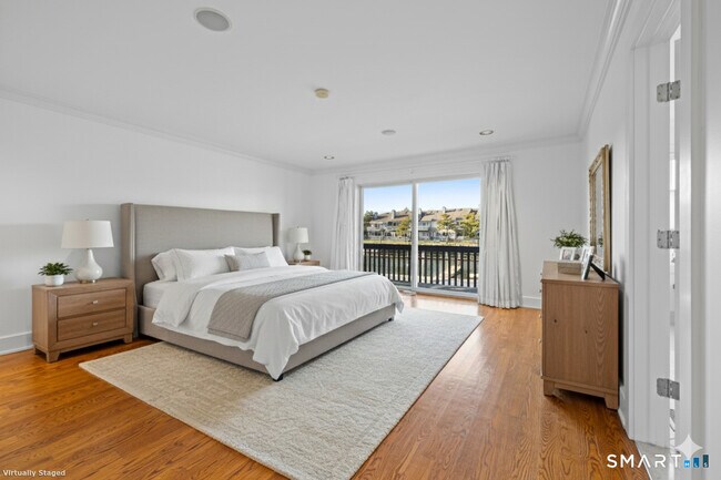 Building Photo - 1 Island Dr