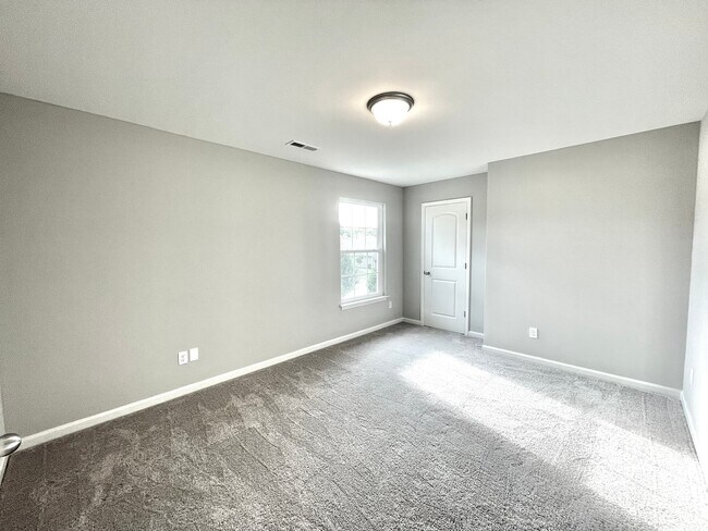 Building Photo - 828 Halford Pl