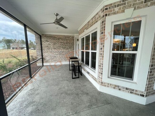 Building Photo - Amazing 4 Bedroom, 3.5 Bathroom House with...