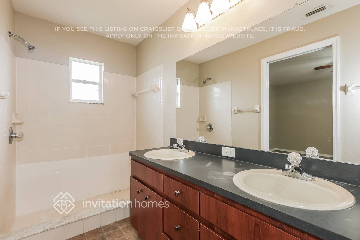 Building Photo - 8340 Split Creek Cir