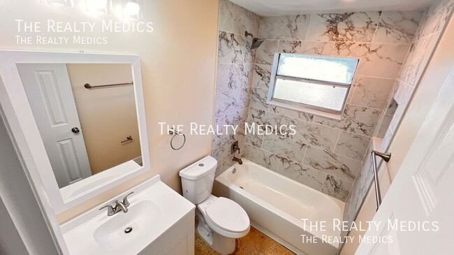 Building Photo - 4709 Redfern Dr
