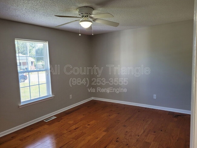 Building Photo - 111 Sunset Dr