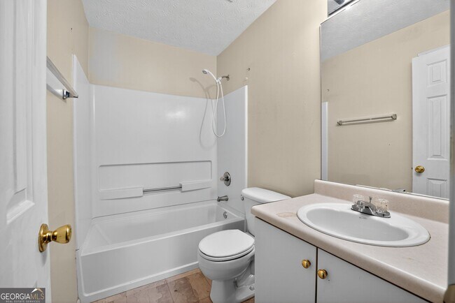 Building Photo - 245 Vaness Dr