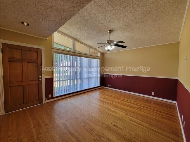 Building Photo - 2419 Stonecrest Dr