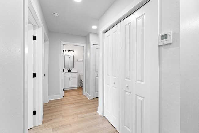 Building Photo - "Spacious 4-Bedroom Townhouse Oasis in Bartow - 1366 Sq Ft of Comfort!"