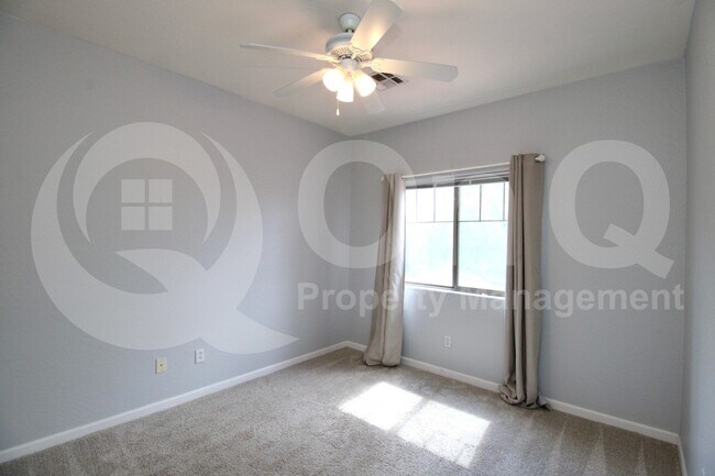 Building Photo - 525 N Miller Rd
