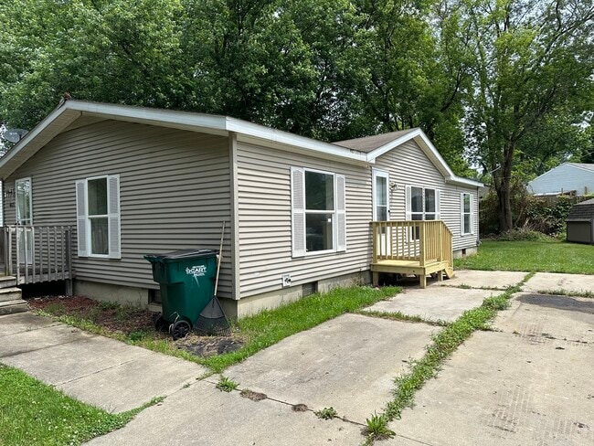 Primary Photo - 4613 Palmer St
