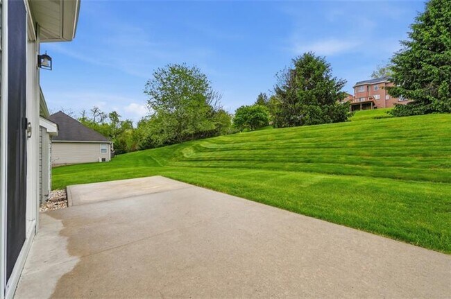 Building Photo - 223 Cottonwood Ln