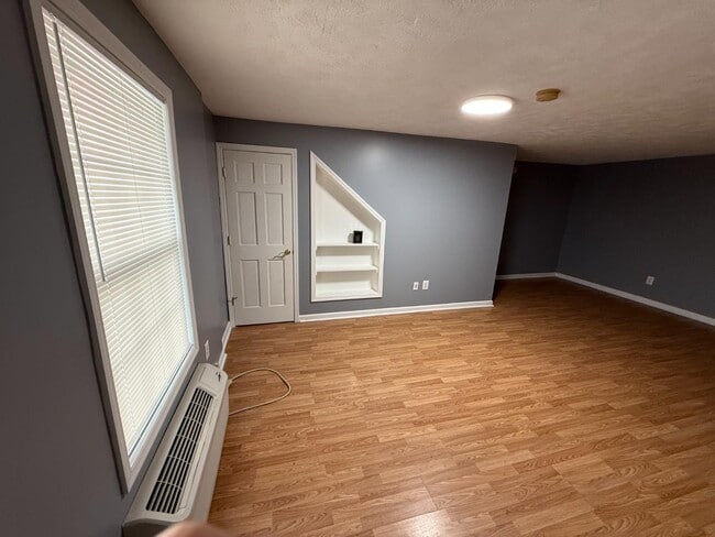 Building Photo - 107 N High St