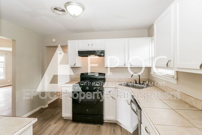 Building Photo - 1208 Hermosa Dr