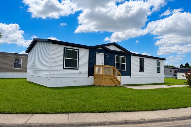 Building Photo - 2153 Pacific Dr