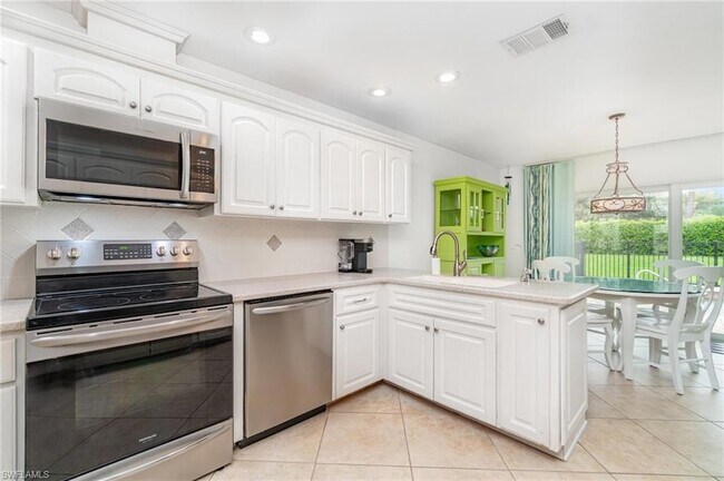 Building Photo - 1933 Countess Ct