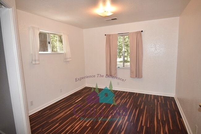 Building Photo - 11071 Cedar Ridge Dr