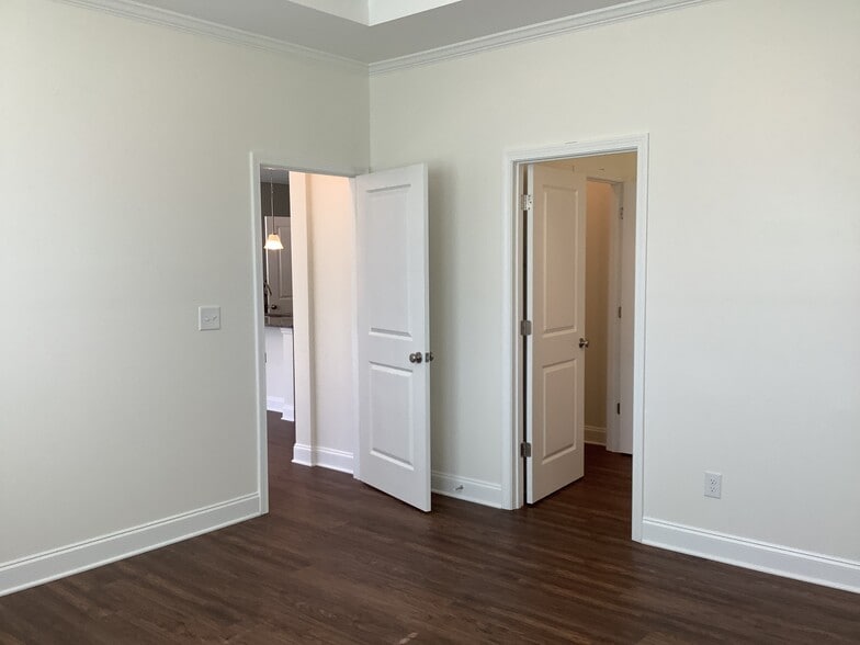 Building Photo - 173 River Hwy