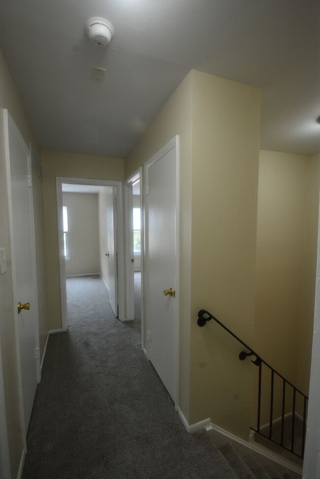 Building Photo - Recently Updated 3 Bedroom 1 Bath in Newar...