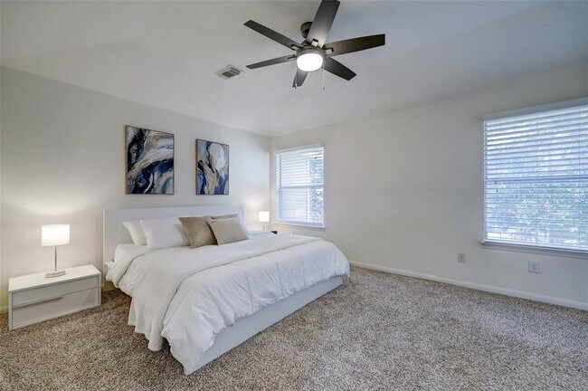 Building Photo - 43 S Avonlea Cir